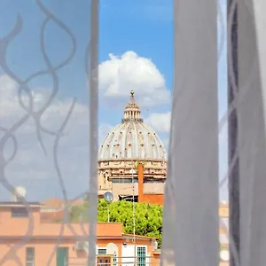 Maison Roberta San Peter , Rome Italy